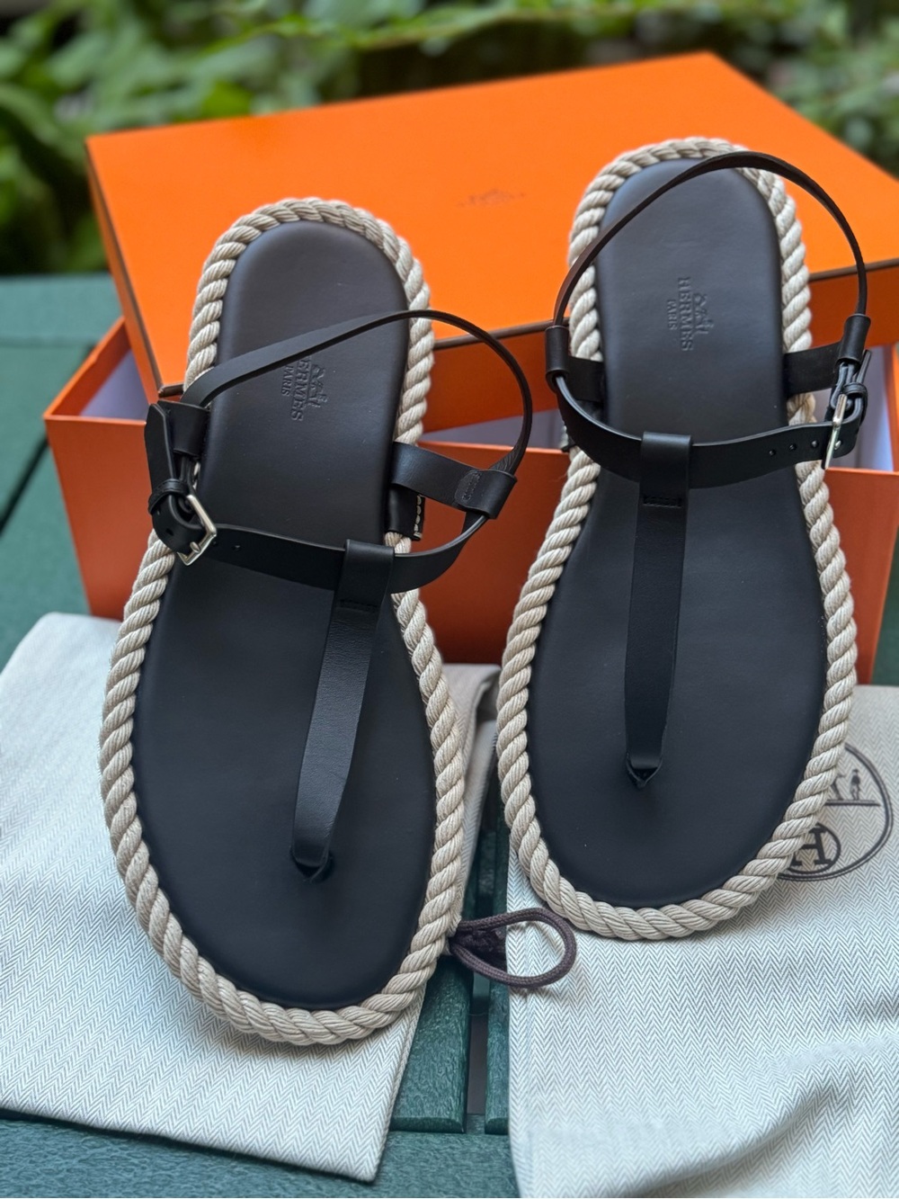 2026 Hermes Black Leather Rope-Trim T-strap Sandals (Noir / Size 45)
